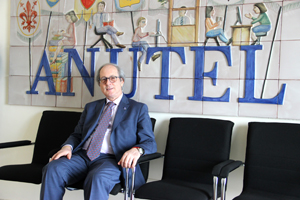 Ritratto fotografico del presidente Francesco Tuccio